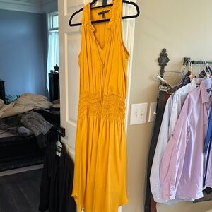 White House black market Elegant Yellow Sleeveless Dress